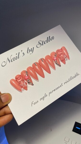 PRESS ON NAILS