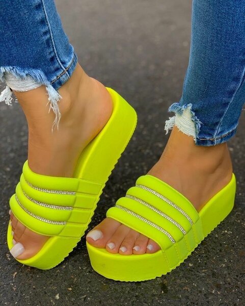 Women's slippers