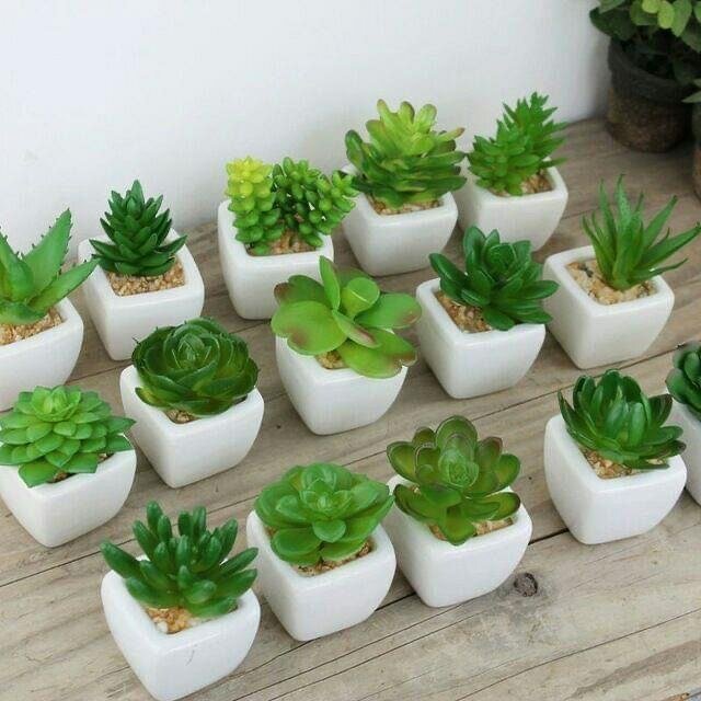 Pots de fleurs artificielles