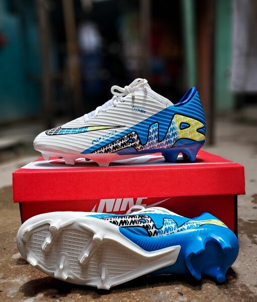 Soccer boots
