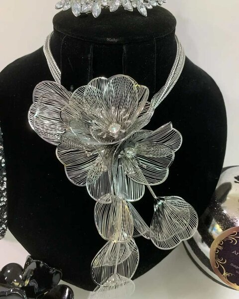 Floral necklace