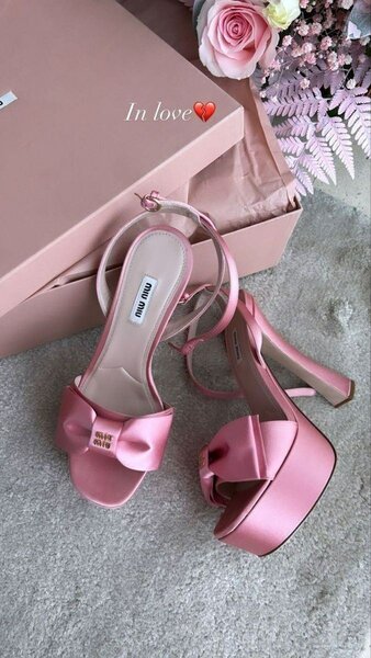 HEELS