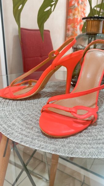 Sandales à talon de chez black & brown