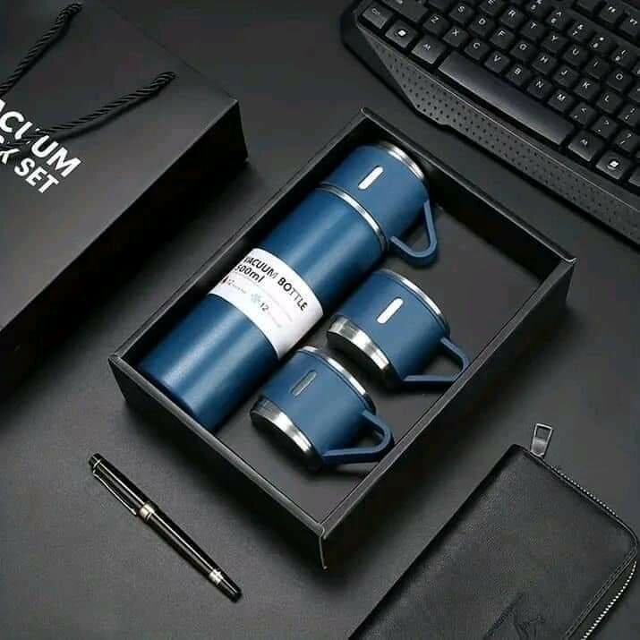 Thermos avec 3 petite tasse