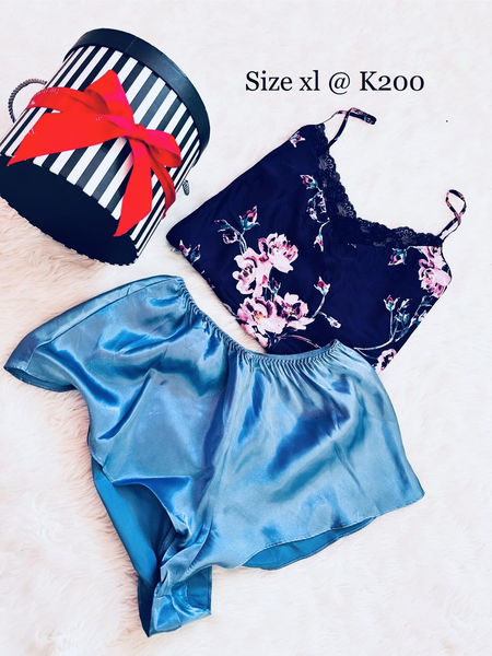 Lingerie noir bleu