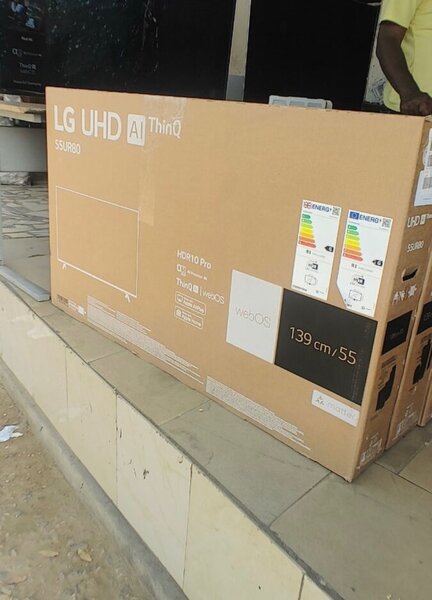 LG 55" UHD SMART 4K Alexa Chromcast Apple Airplay