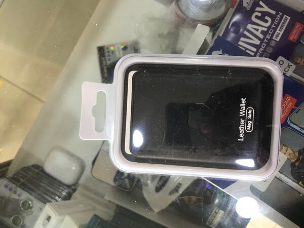 MagSafe wallet