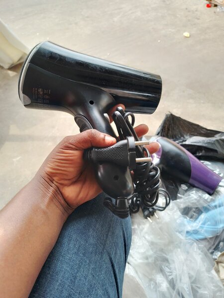 Hand blow dryers