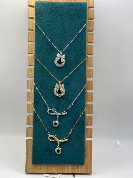 Female necklace