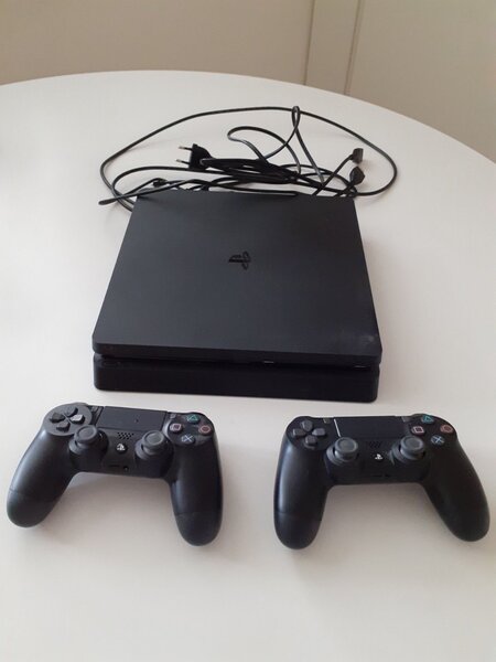 PS4 slim