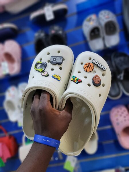 CLASSIC CROCS