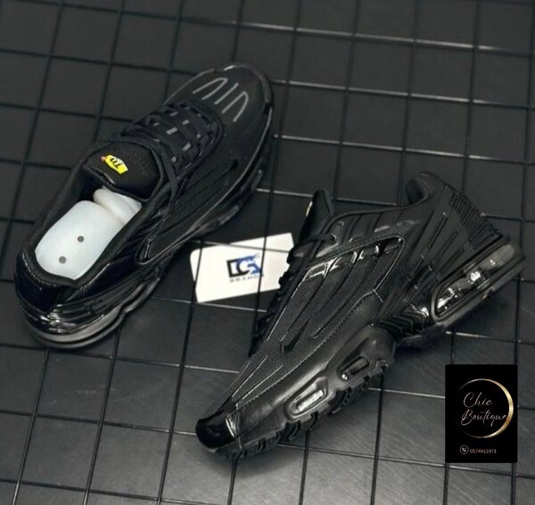 Basket Nike Tn avec carton