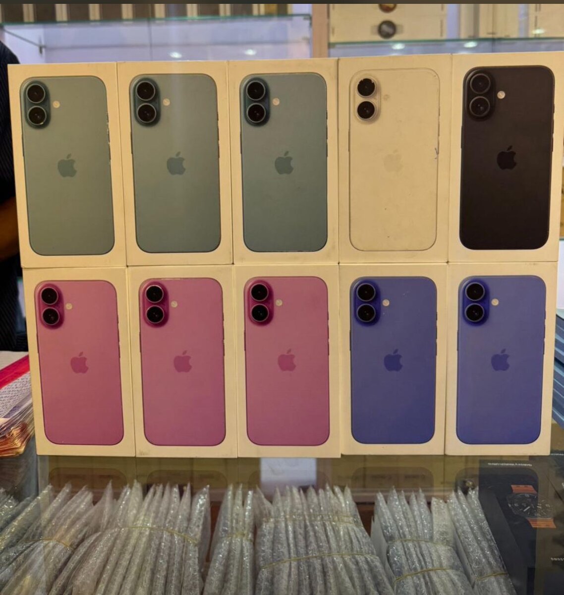 iPhone 16