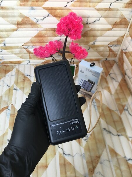 Solar power bank