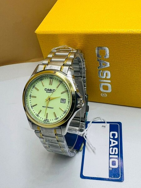 Montre Casio Dorée Élégante