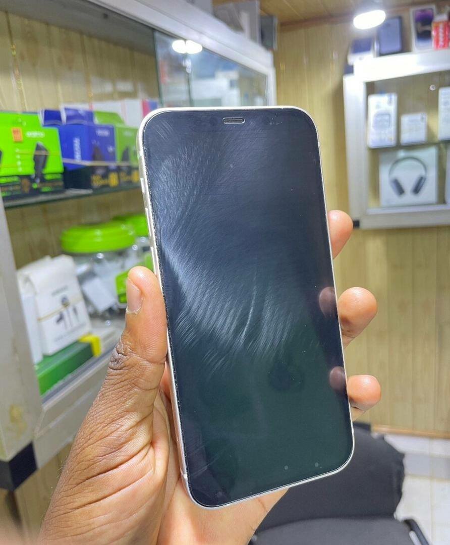 iPhone blanc 64Go