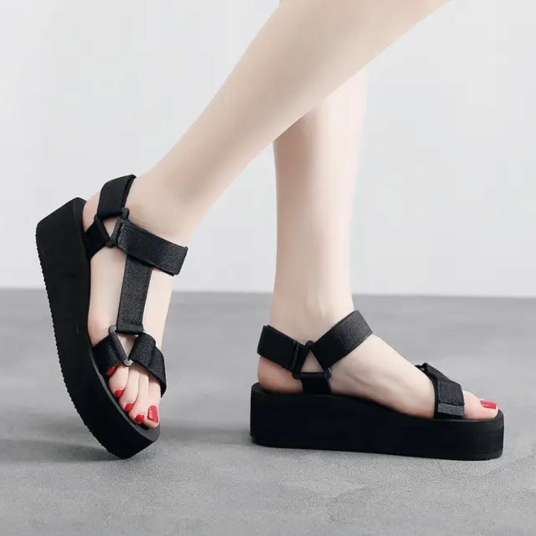 Ladies sandals