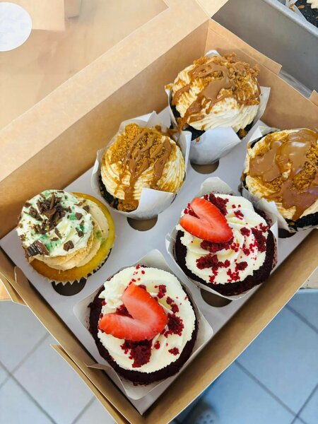 Cupcakes and cakes