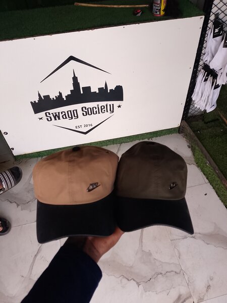 Caps