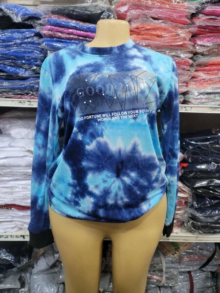 Sweatshirt