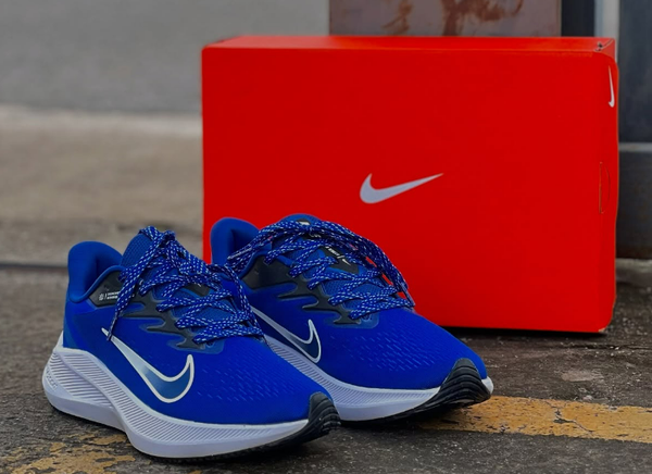 COMFY TRAINERS