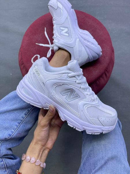 Baskets blanches respirantes