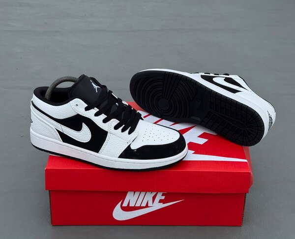 Nike Air Jordan Low Black White