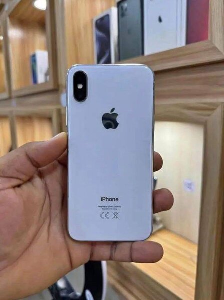 iPhone X Argent 64Go Débloqué
