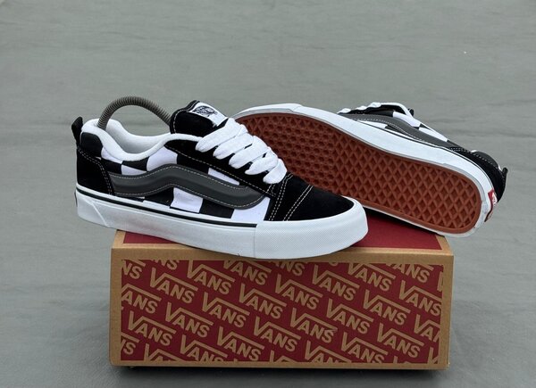 Vans Old Skool Sneakers