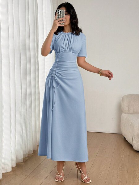 Robe élégante froncée femme