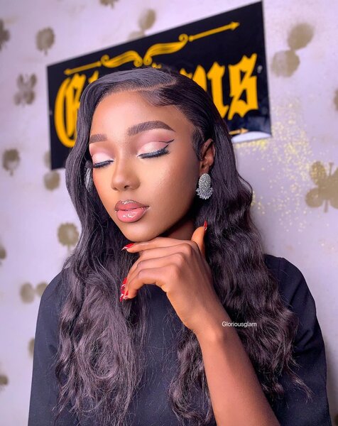 Makeup artist