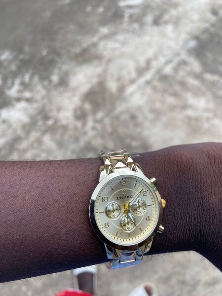 Montre Bracelet Doré Élégante