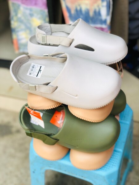 Nike slides
