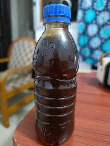 Miel pur naturel en bouteille