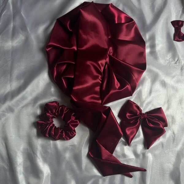 Bonnet set