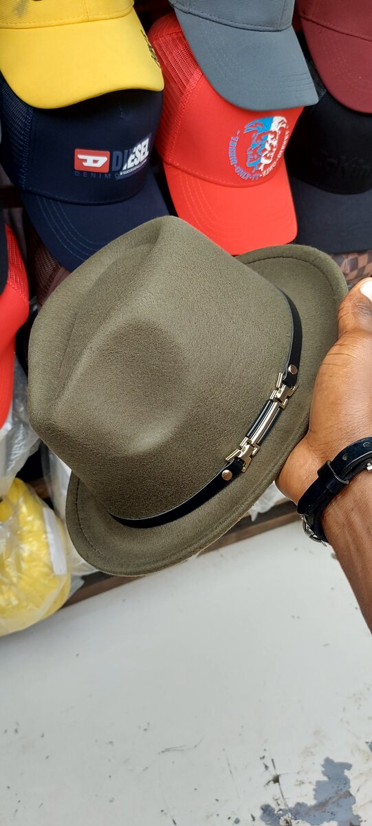Chapeaux neufs