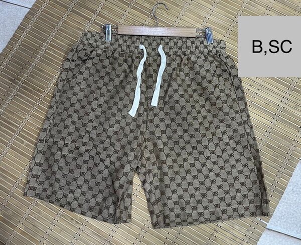 Super short de balade ,coton 100%