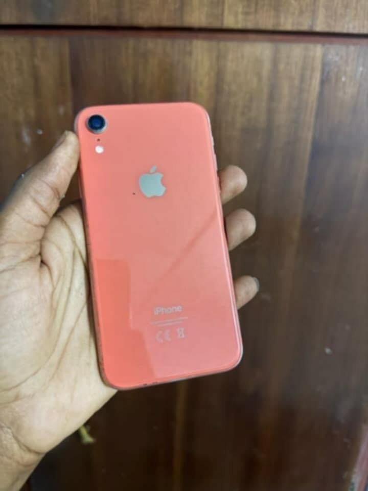 iPhone XR second main