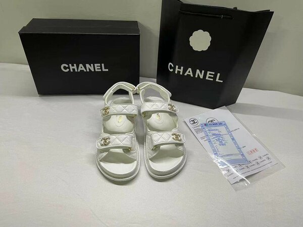 Ladies sandals