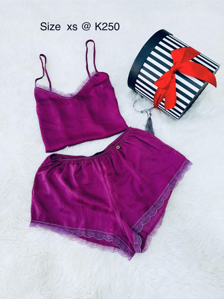 Lingerie violet