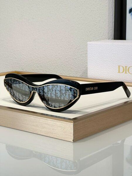 Lunettes de soleil élégantes Dior