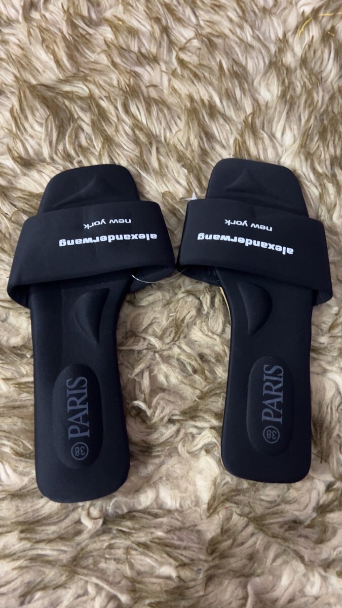 Ladies slippers
