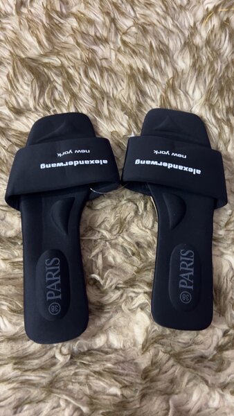 Ladies slippers