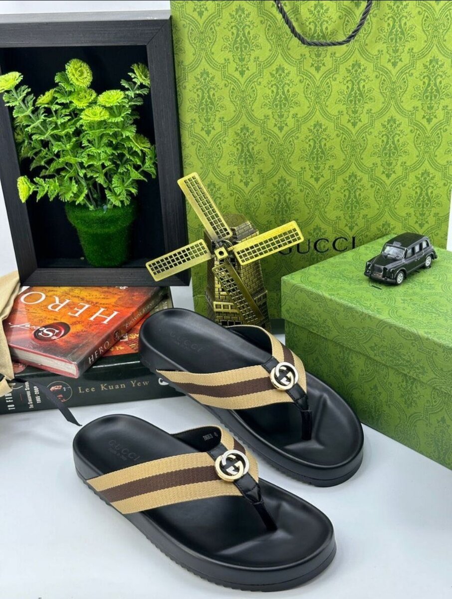 Gucci slippers