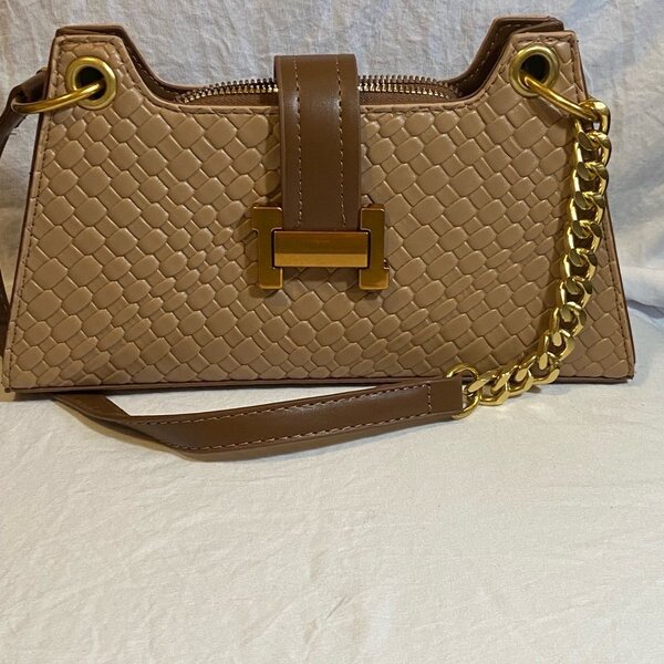 Fashionable handbag