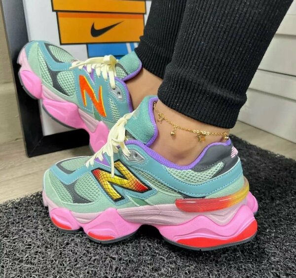 NEW BALANCE 9060
