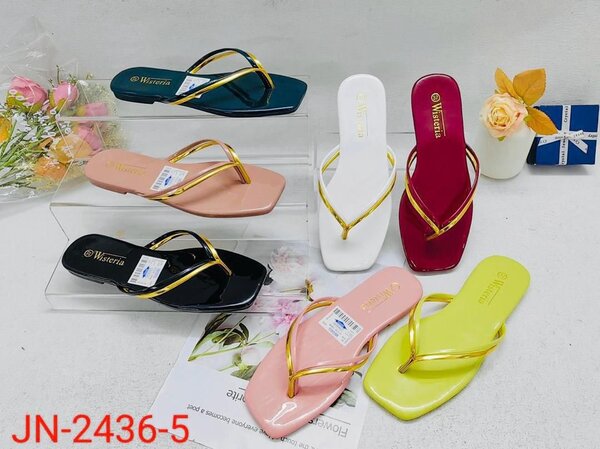 Chic sandales