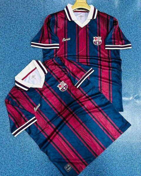 Maillots de football colorés