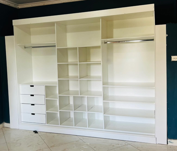 Inbuilt wardrobe