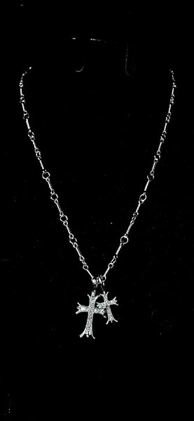 Collier pendentif croix élégant